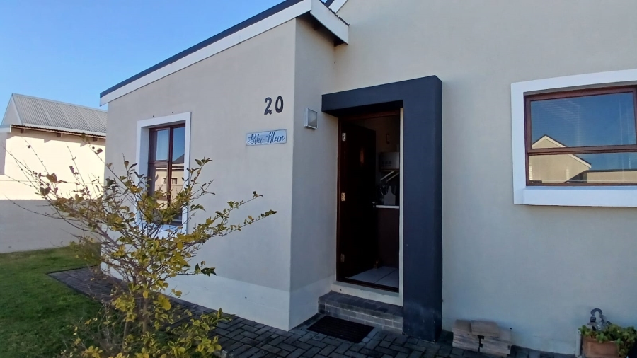 2 Bedroom Property for Sale in Sandbaai Western Cape